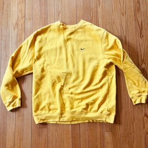 *VINTAGE* NIKE Yellow Men’s Crewneck. Timeless Piece | Excellent Condition / 🚭